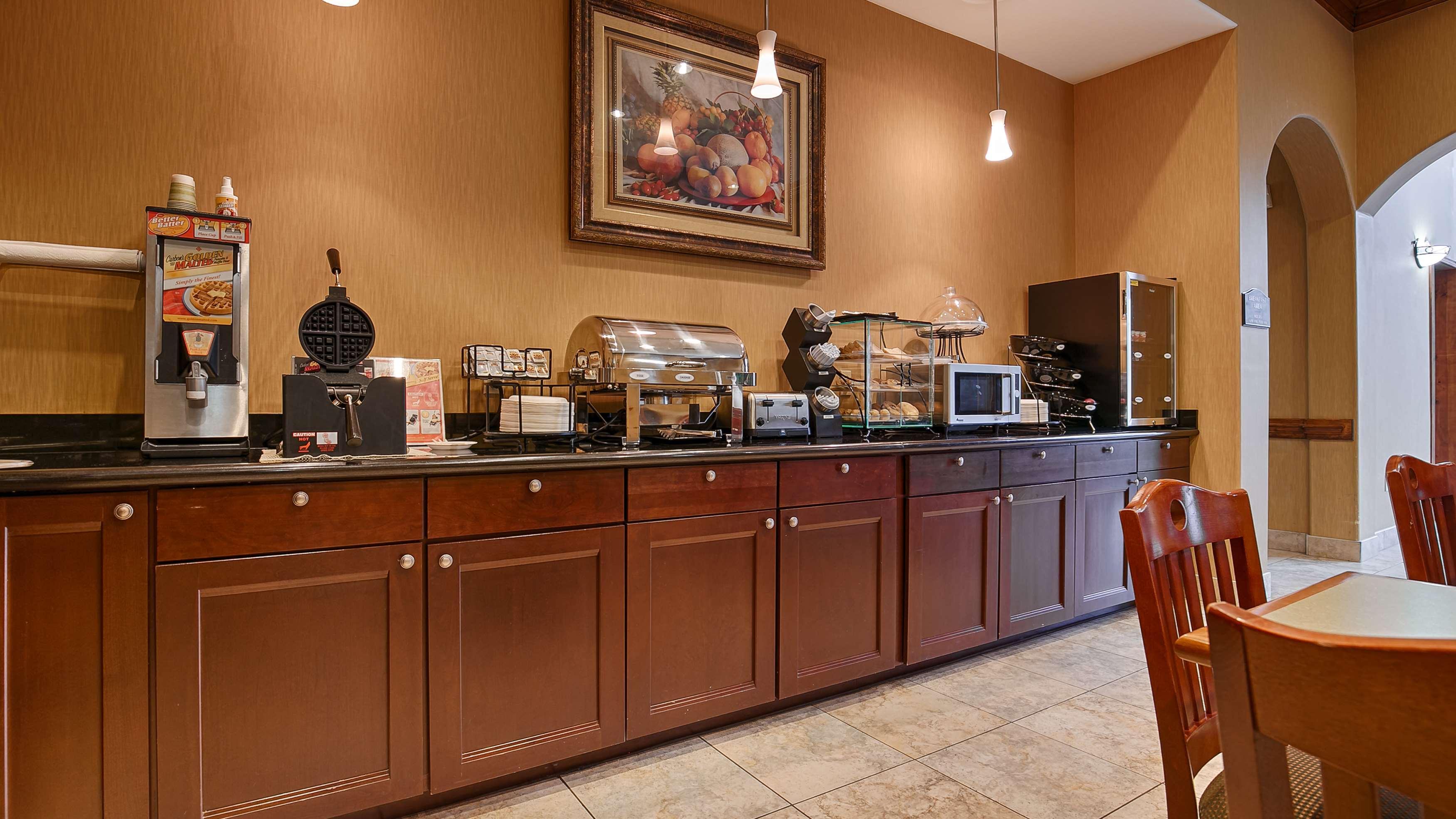 Best Western Plus New Caney Inn & Suites Exterior foto