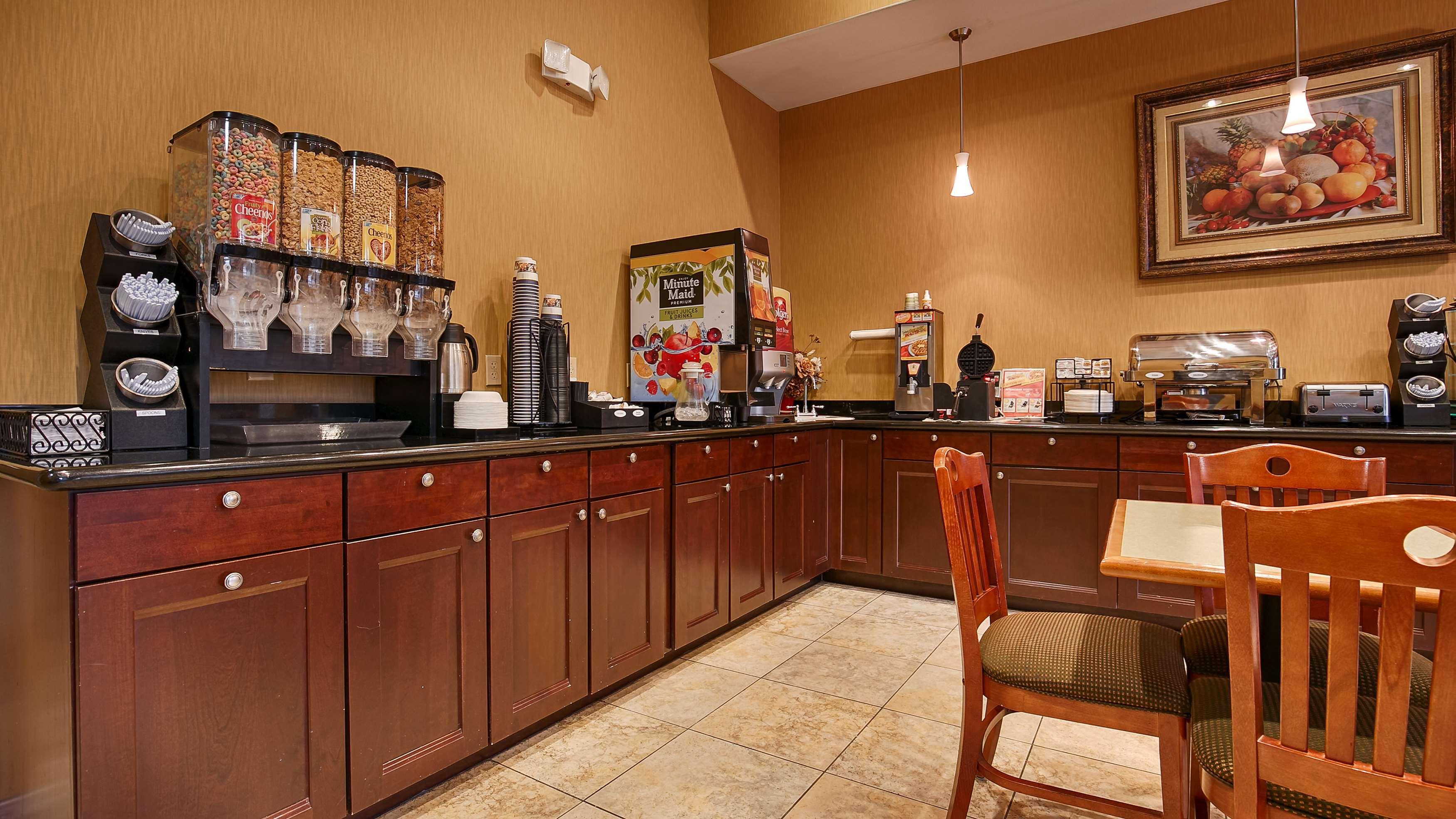 Best Western Plus New Caney Inn & Suites Exterior foto